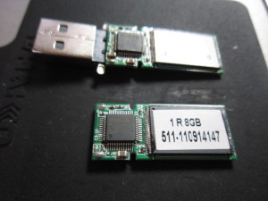 USBメモリーチップ移植作業